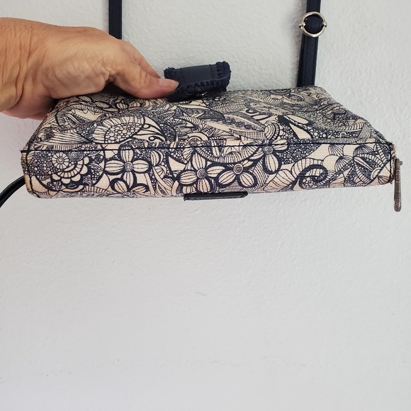 Sakroots Crossbody Bag Womens Floral Print Wallet Purse Convertible Zip Organize - Picture 8 of 8